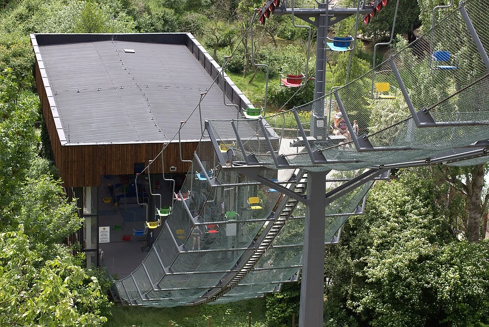 Chairlift in Prague Zoo